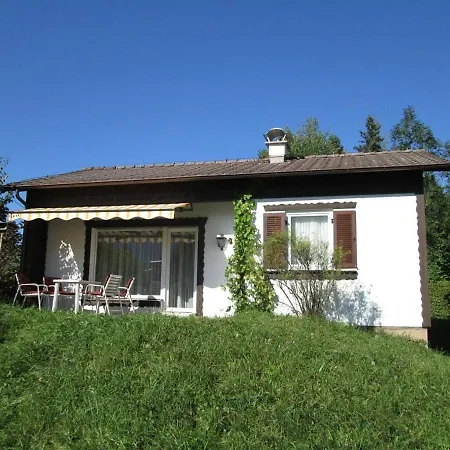 Im Landhausstil Mit Terrasse Und Bergblick