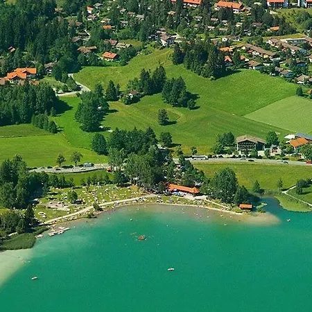 Im Landhausstil Mit Terrasse Und Bergblick Сasa de vacaciones Füssen
